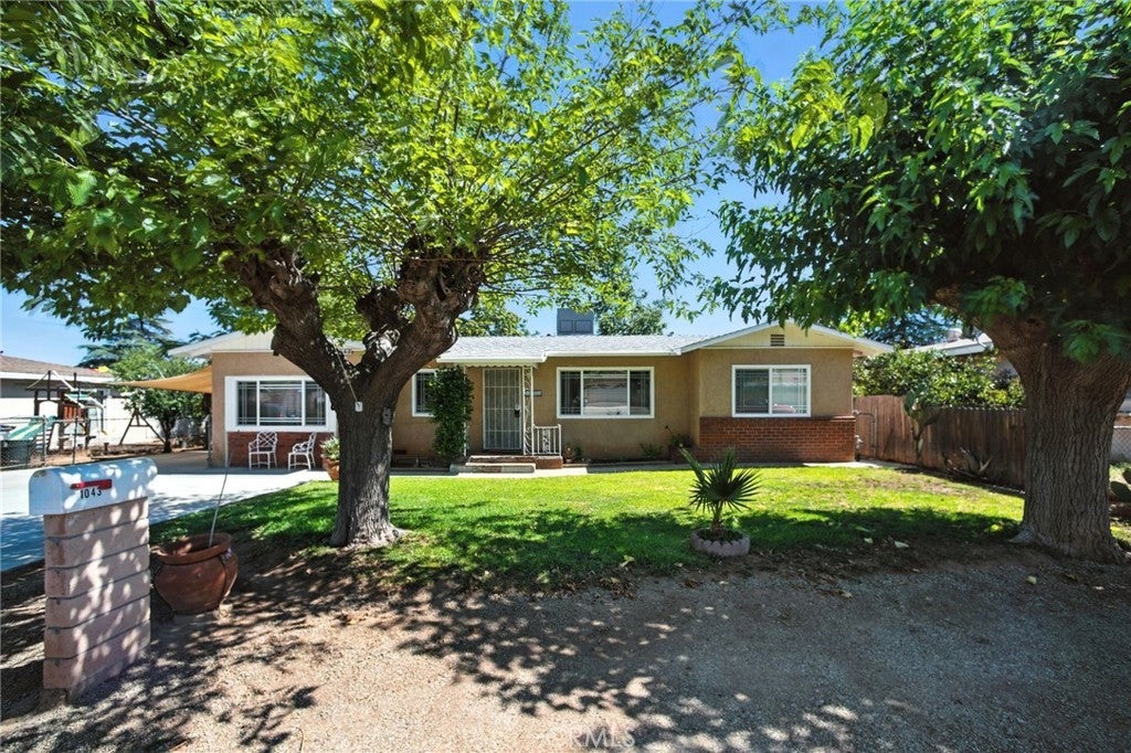 Photo of Listing #CV25164550