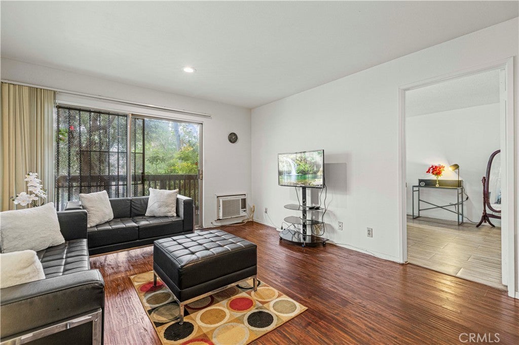 Photo of Listing #SR25165216