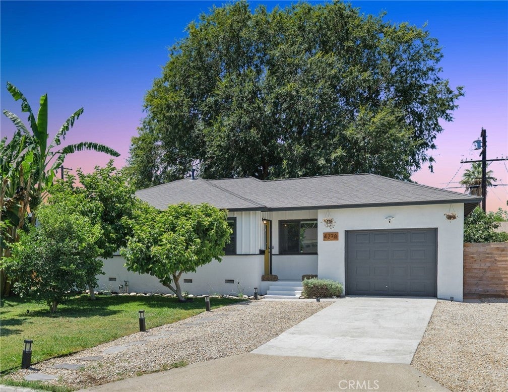 Photo of Listing #IV25165940