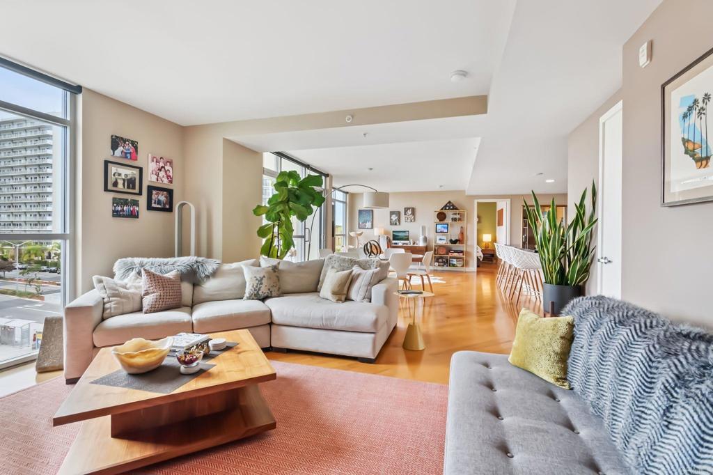 Photo of Listing #PTP2505613