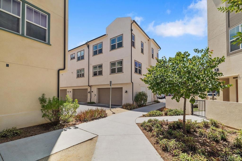 Photo of Listing #PTP2505620