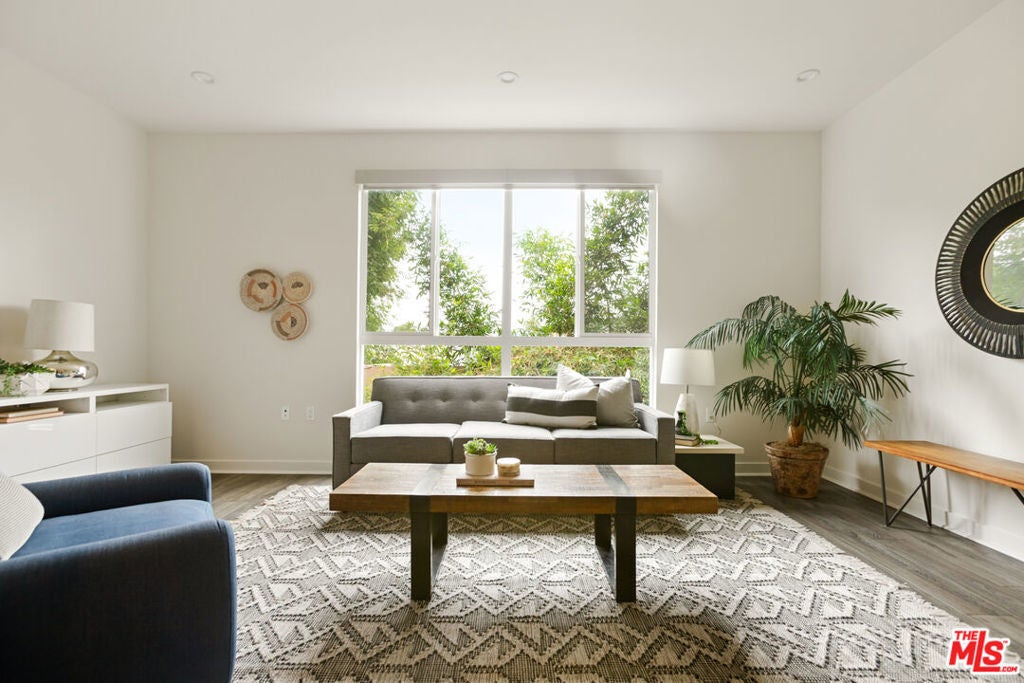 Photo of Listing #25569227