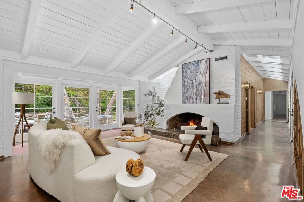 Photo of Listing #25569343