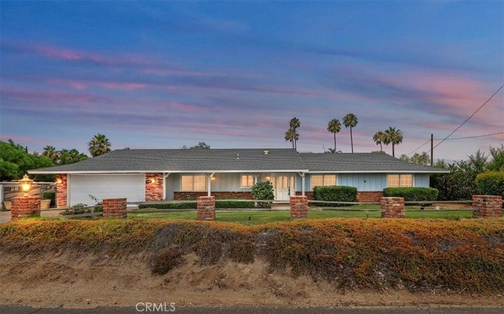 Photo of Listing #IV25164755