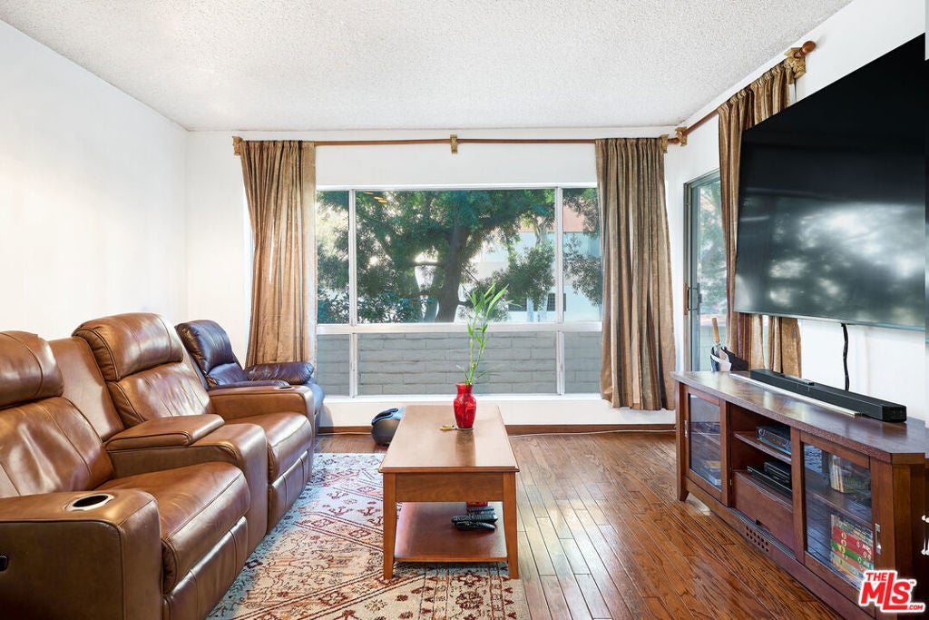 Photo of Listing #25568899