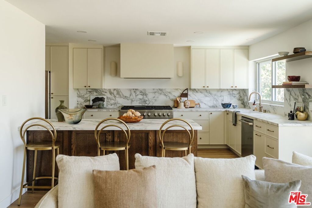 Photo of Listing #25566797