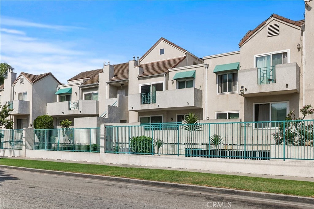 Photo of Listing #DW25167121