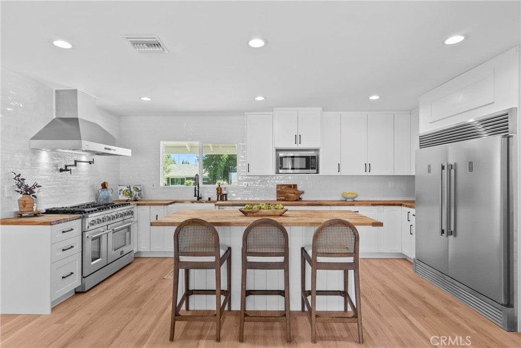 Photo of Listing #SR25167222