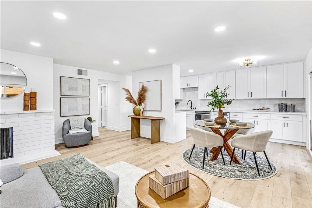 Photo of Listing #OC25167041