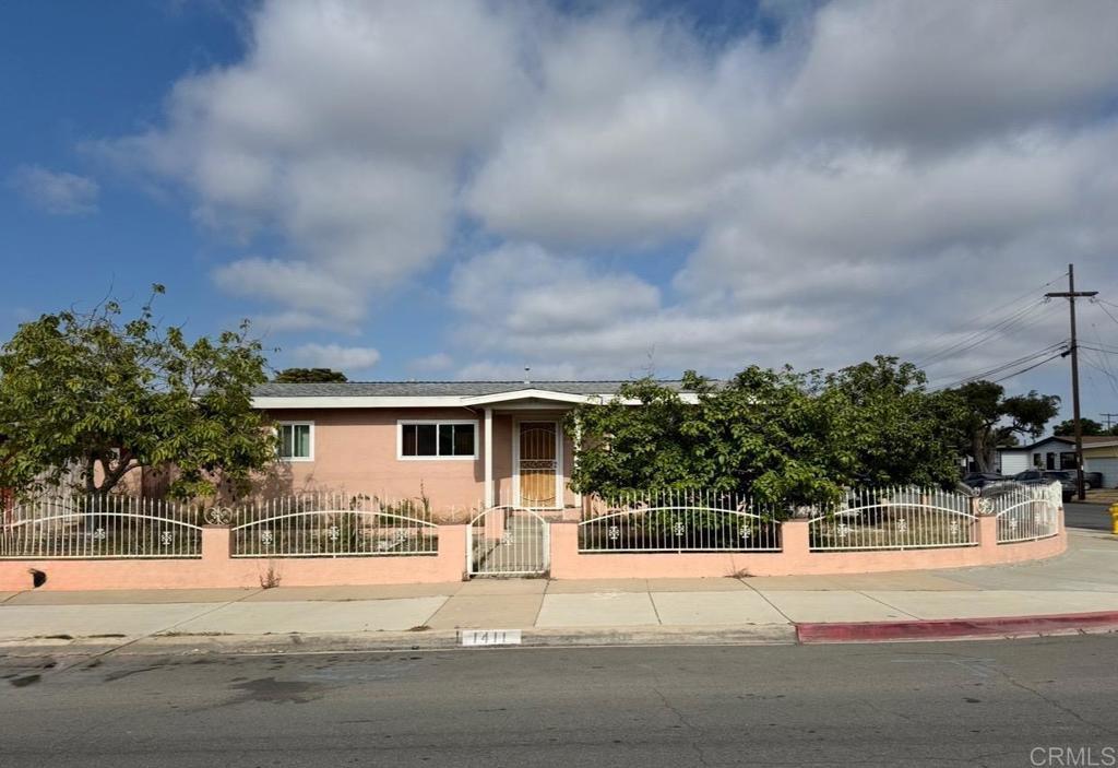 Photo of Listing #PTP2505640