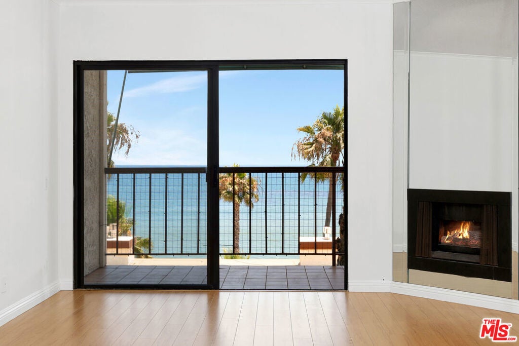 Photo of Listing #25569283