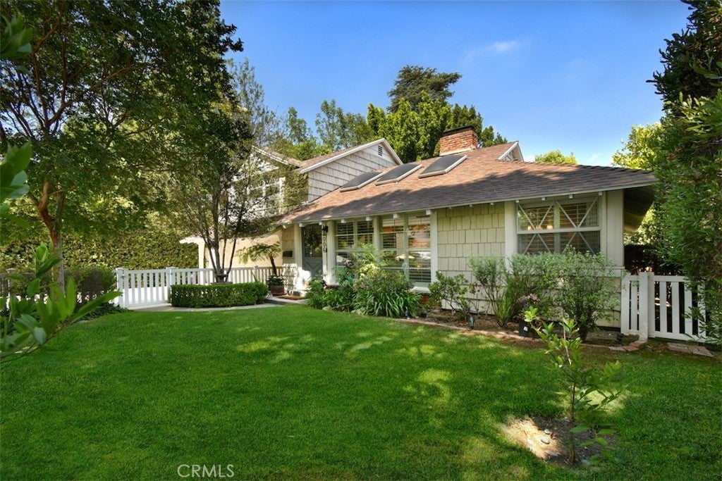 Photo of Listing #SR25165909