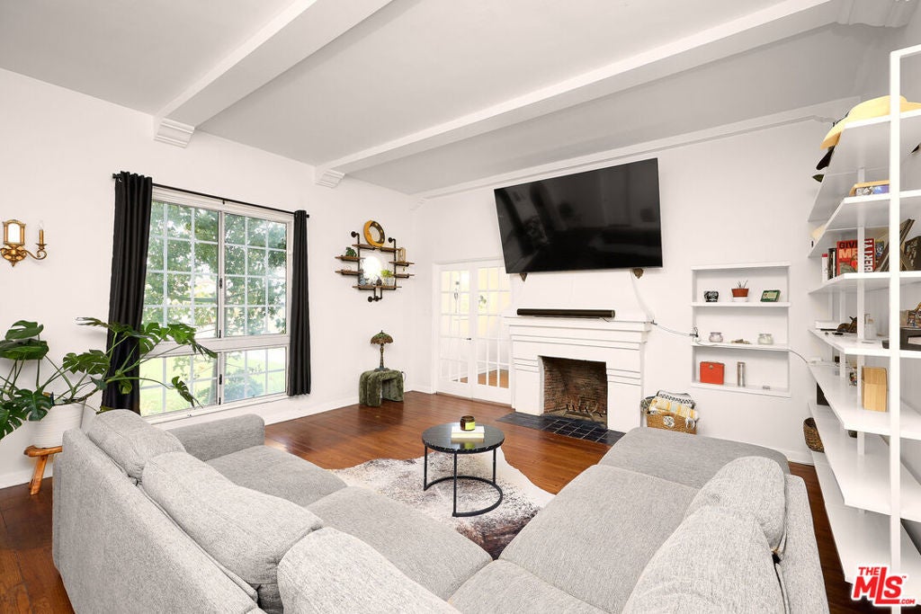 Photo of Listing #25569875