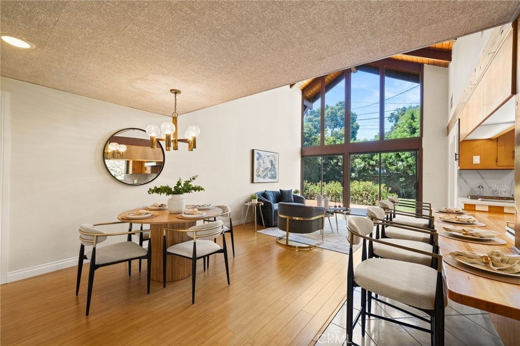 Photo of Listing #DW25166675