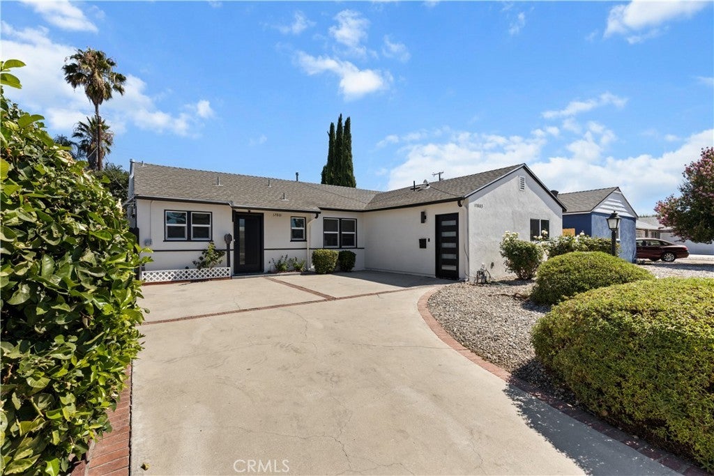 Photo of Listing #SR25167785