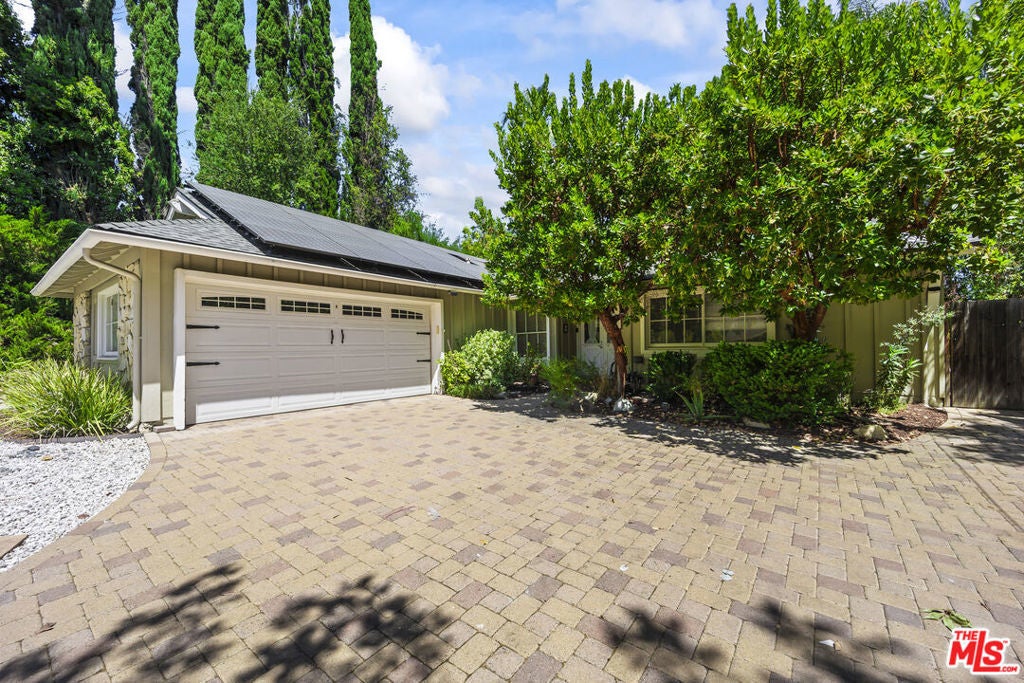 Photo of Listing #25569993