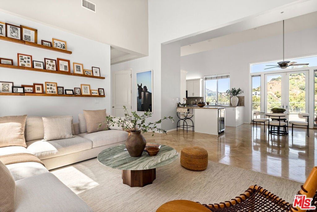 Photo of Listing #25569581