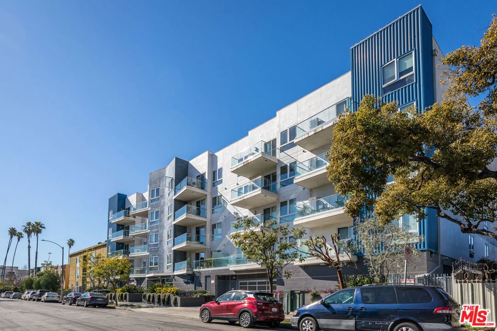 Photo of Listing #25570179