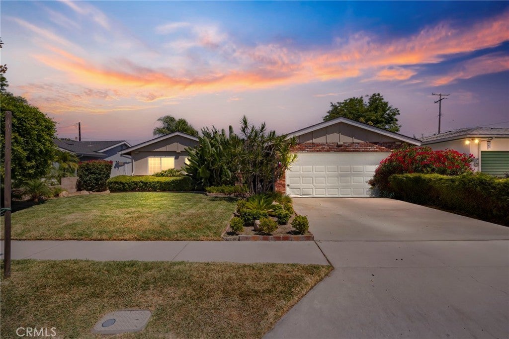 Photo of Listing #DW25168230