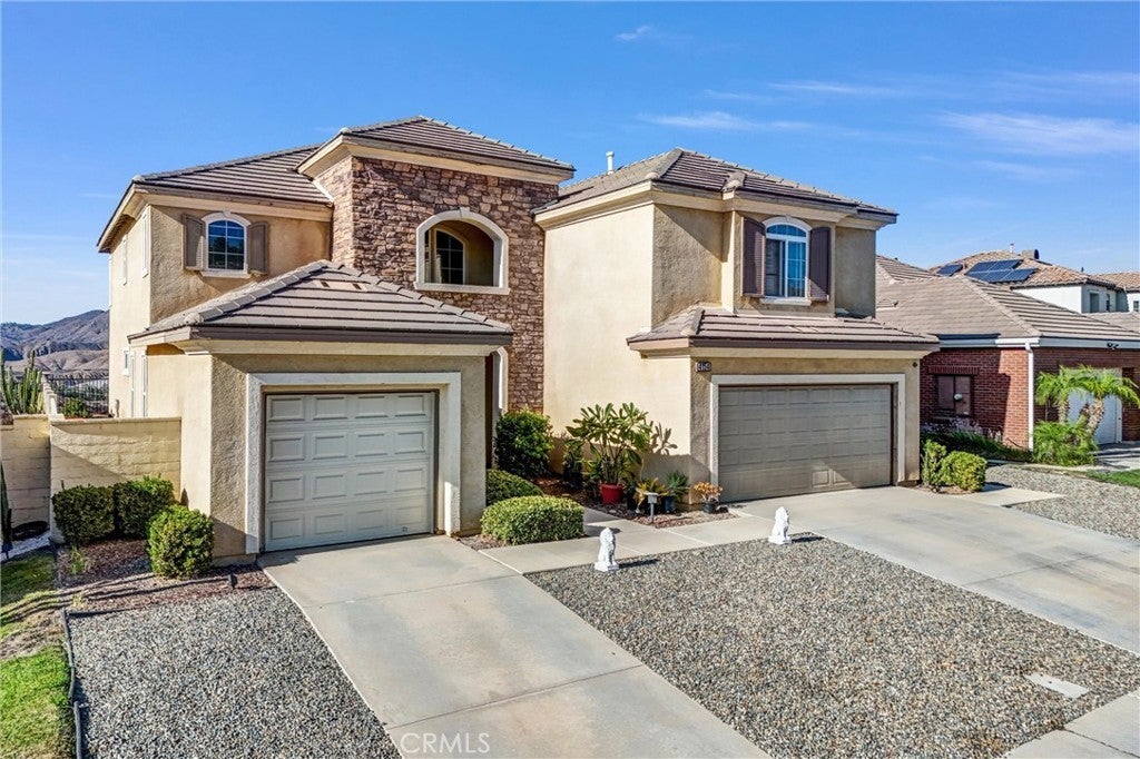 Photo of Listing #DW25168397