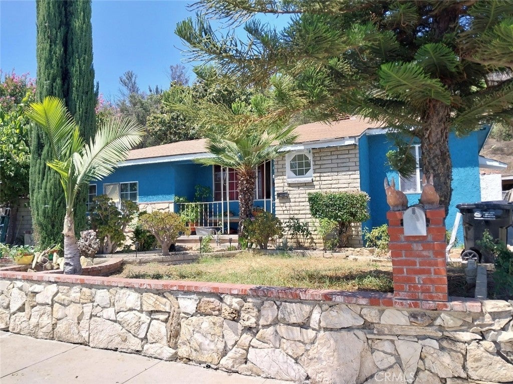 Photo of Listing #IV25168445