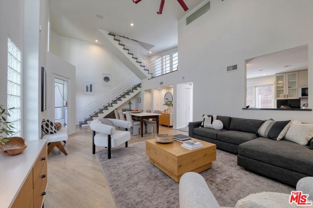 Photo of Listing #25566479