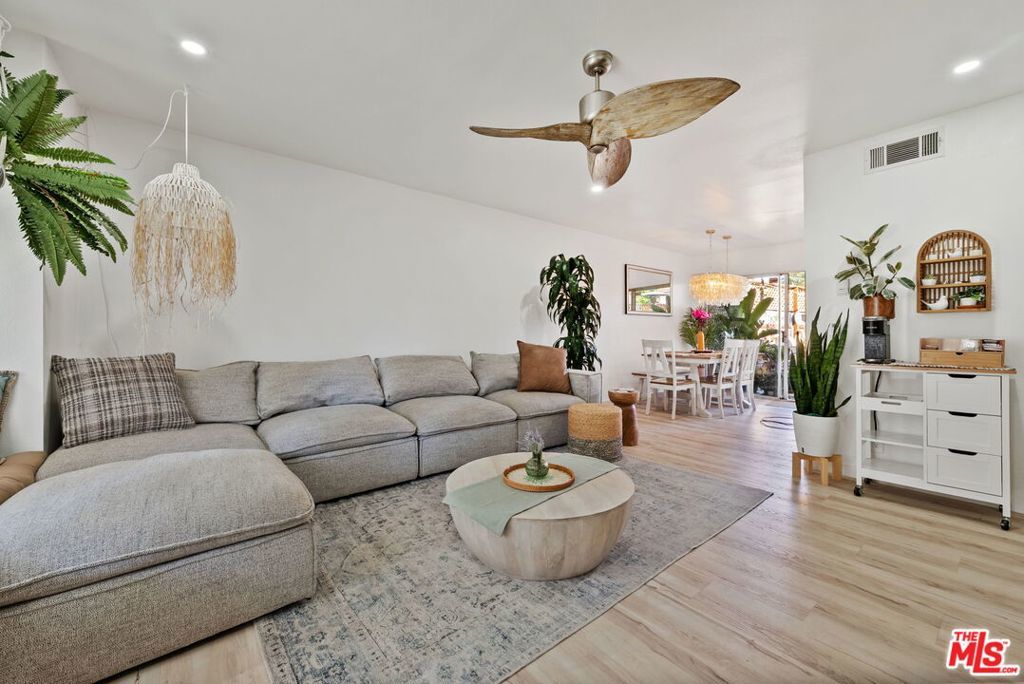 Photo of Listing #25568793