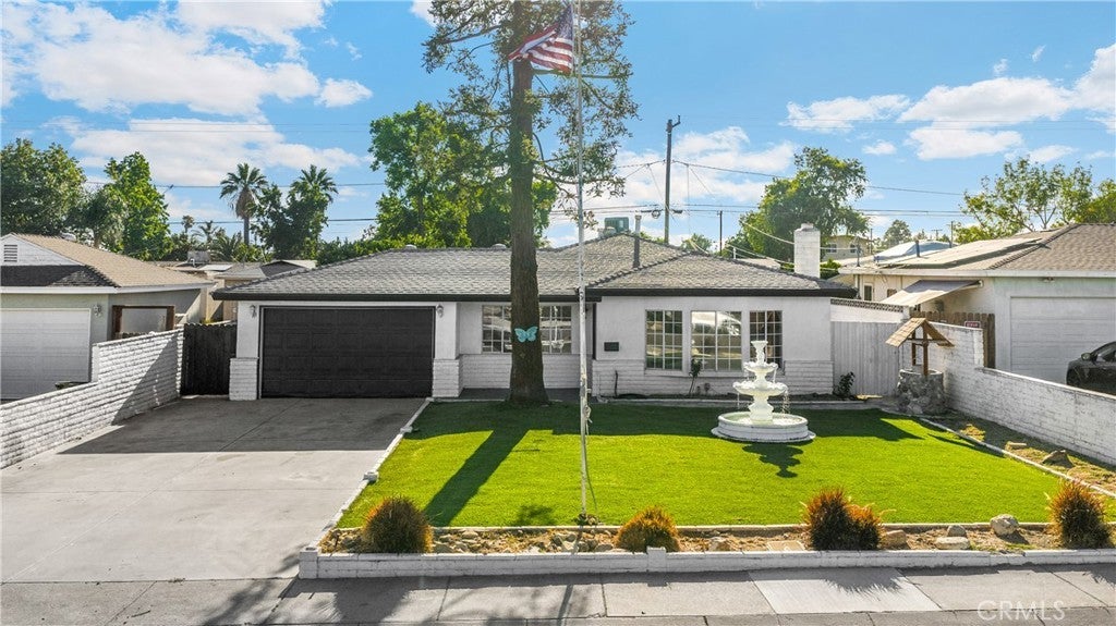 Photo of Listing #IV25168591