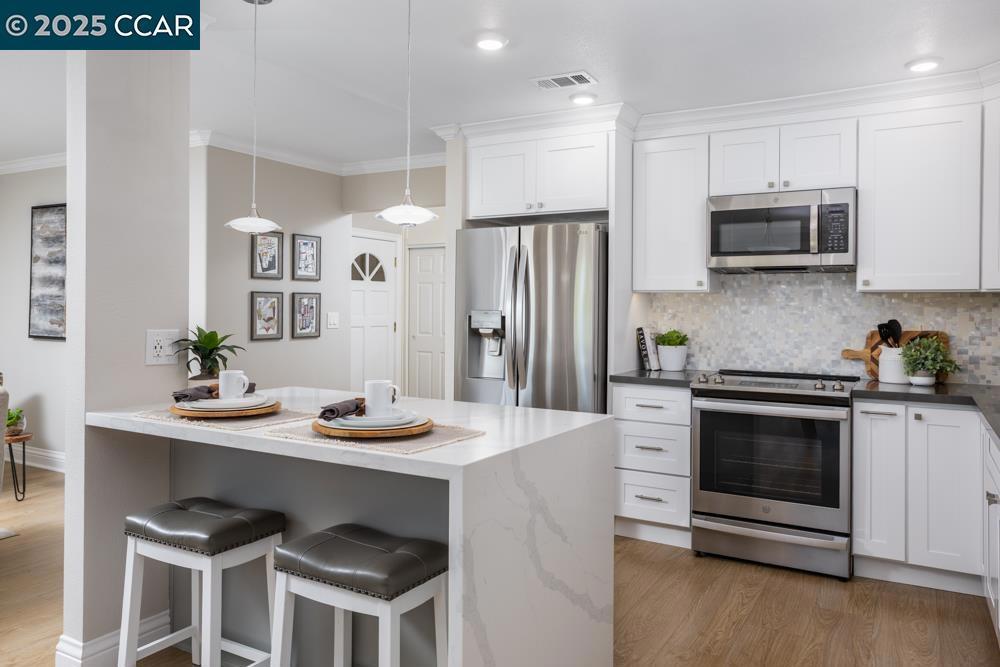 Photo of Listing #41106301