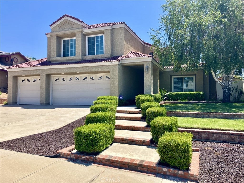 Photo of Listing #IV25169316