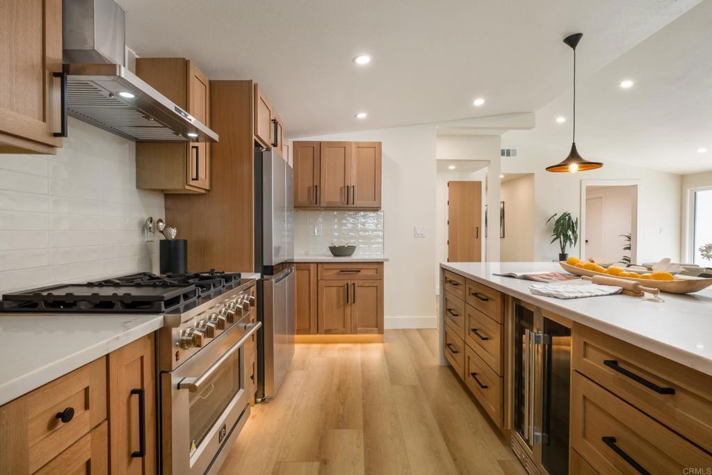 Photo of Listing #PTP2505724