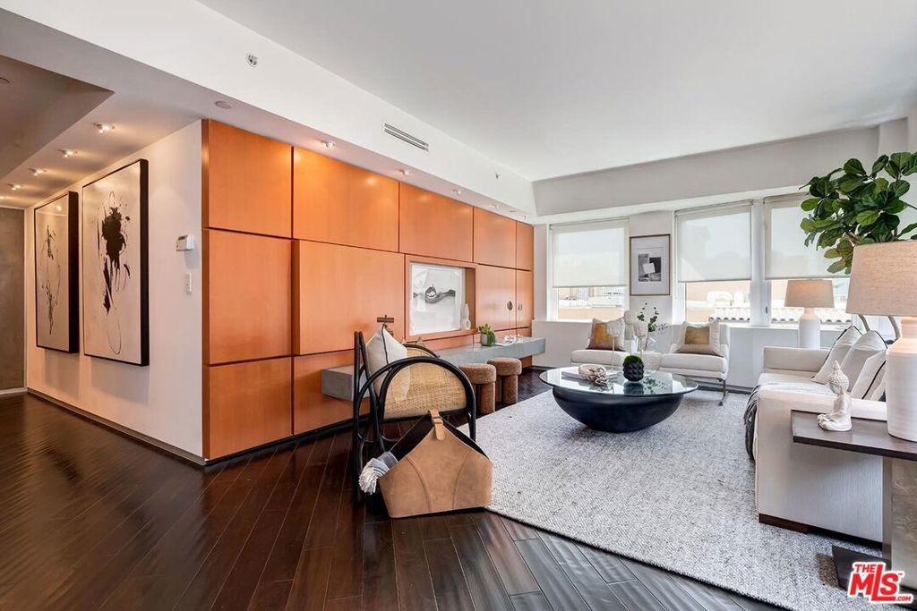 Photo of Listing #25568695