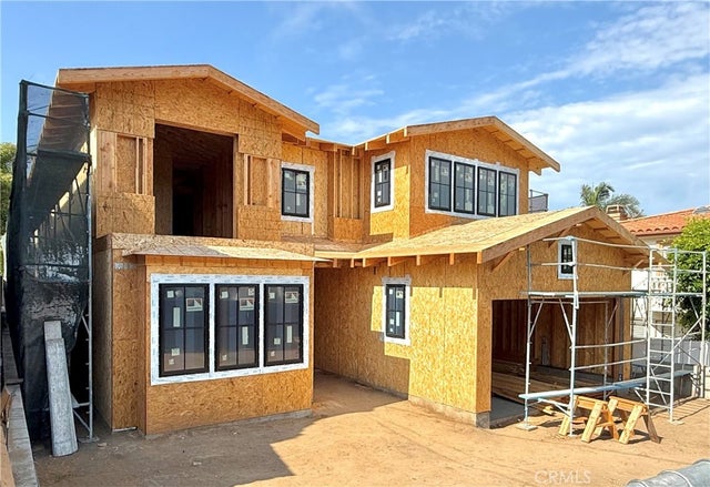 1551 10th Street, Manhattan Beach.