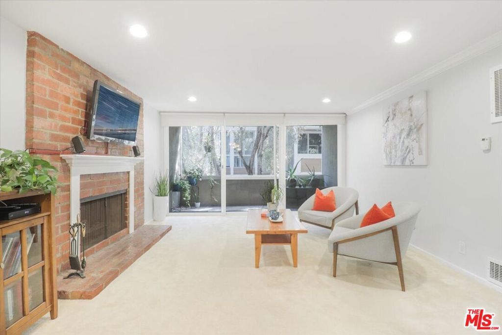 Photo of Listing #25570673