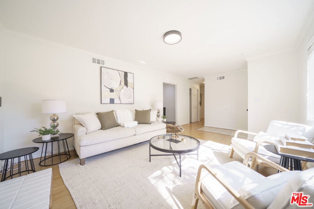 Photo of Listing #25571117