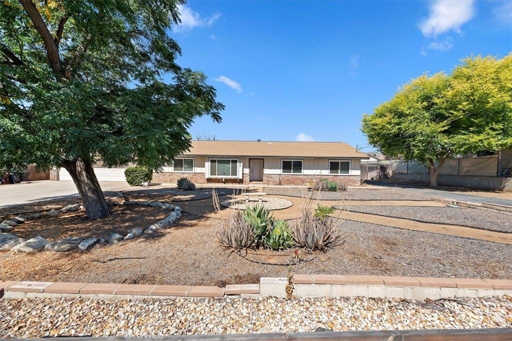 Photo of Listing #IV25169949