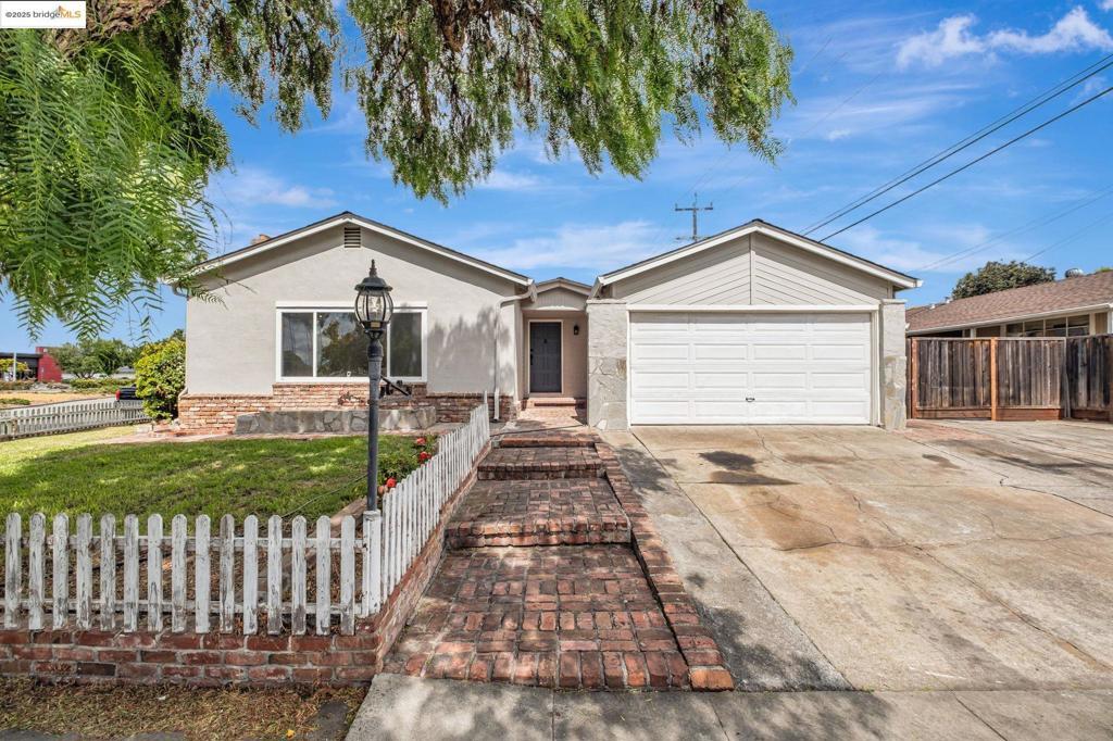 Photo of Listing #41106383