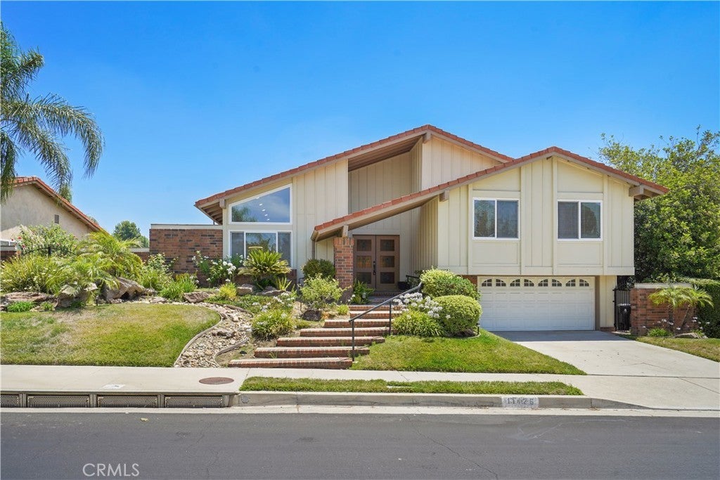 Photo of Listing #SR25170095