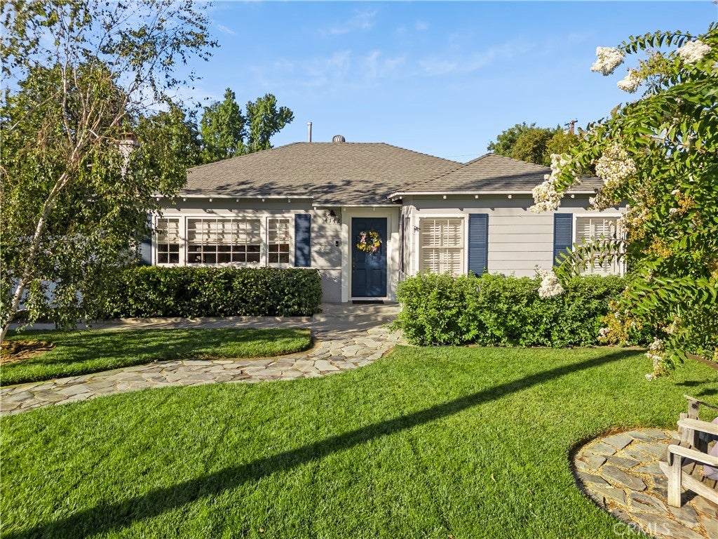 Photo of Listing #IV25170826