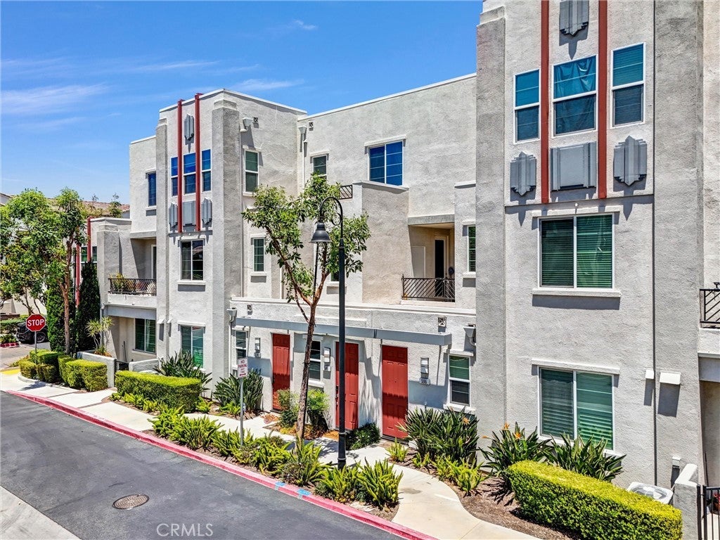 Photo of Listing #IV25165787