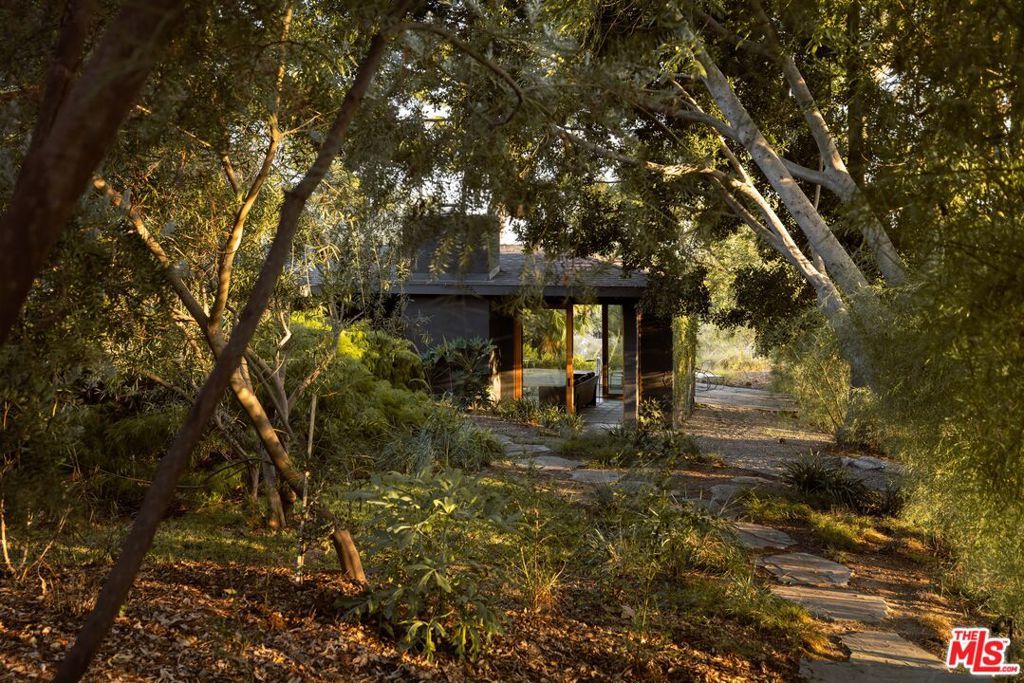 Photo of Listing #25569943