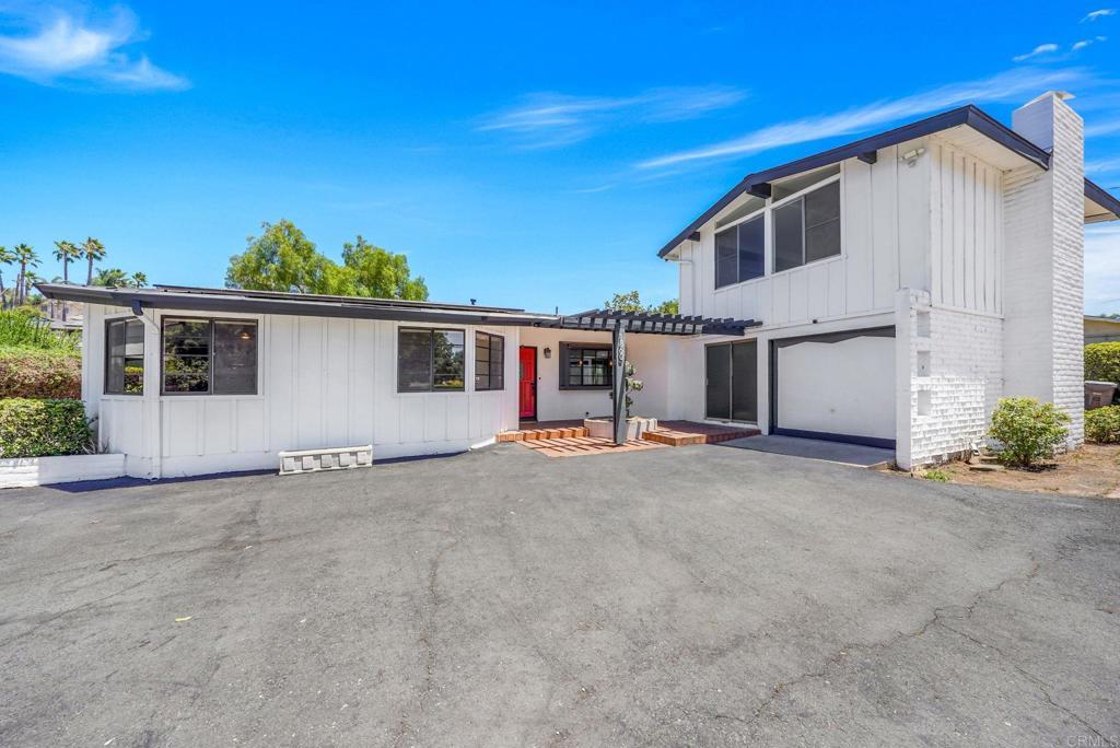 Photo of Listing #PTP2505781