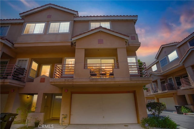 13983 Lemoli Avenue, Hawthorne.