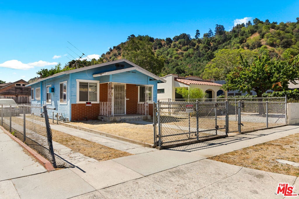 Photo of Listing #25571525