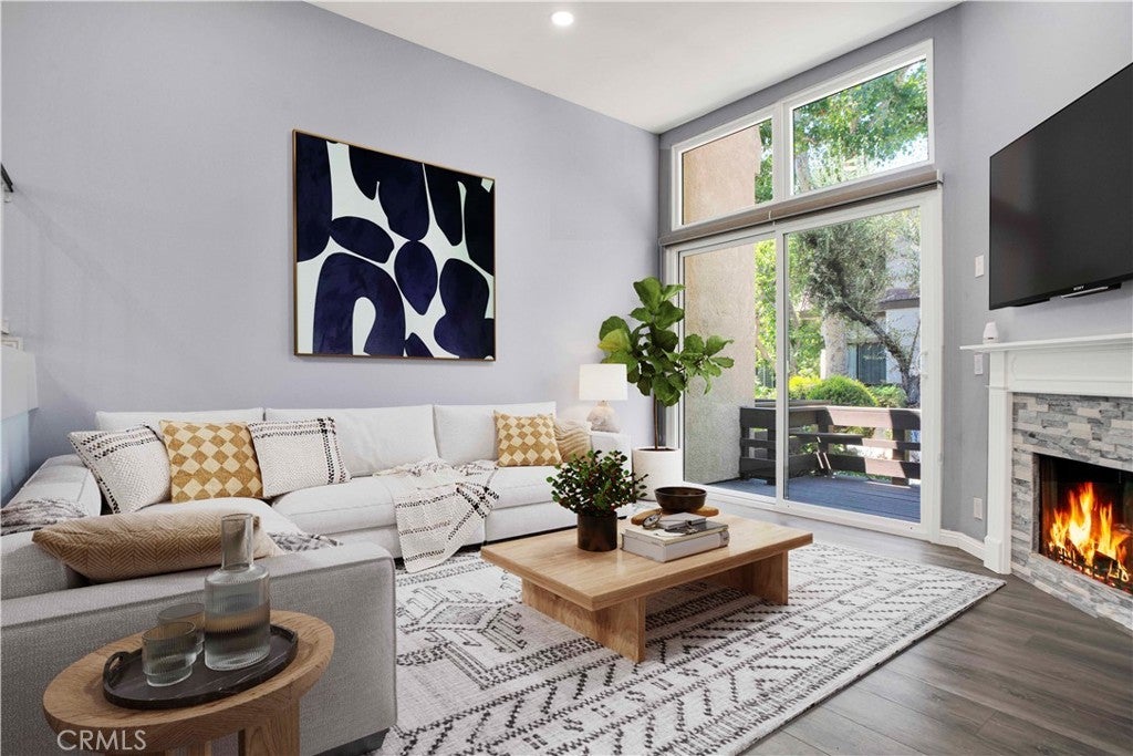 Photo of Listing #SR25171621