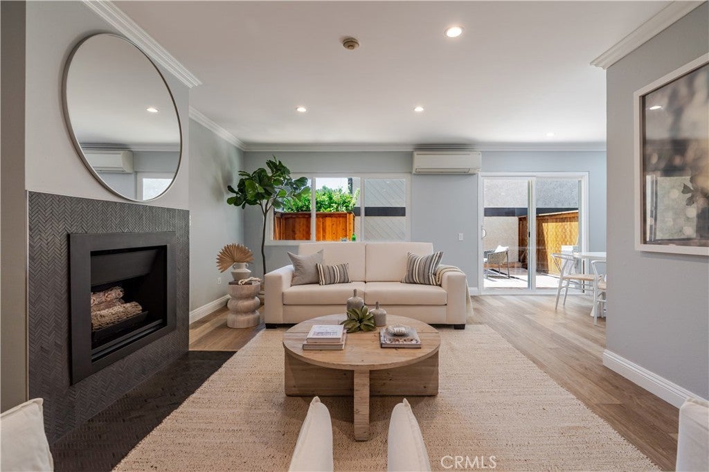 Photo of Listing #SB25153623