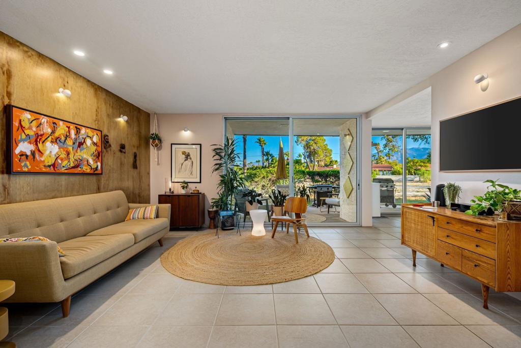 2501 Whitewater Club Drive # B, Palm Springs