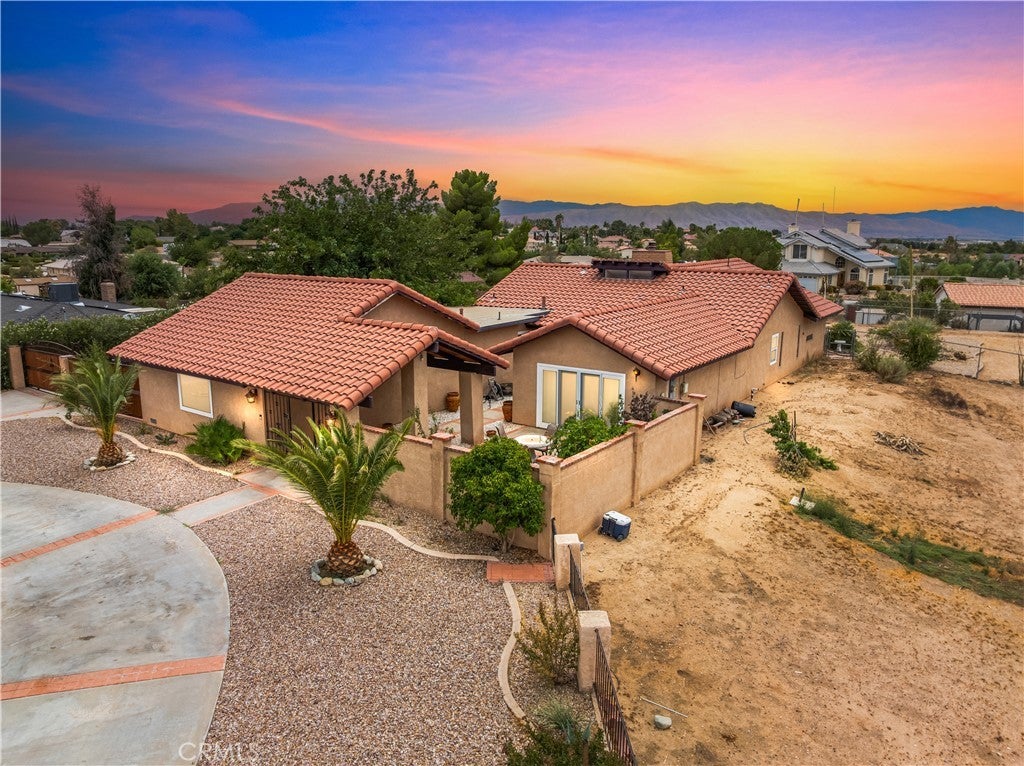 Photo of Listing #IV25171915