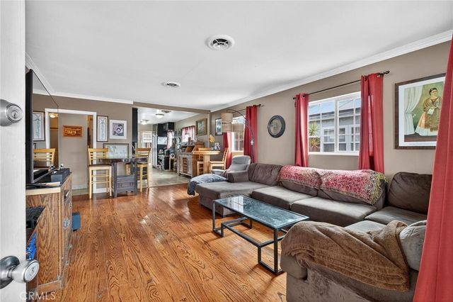 4547 W 141st Street, Hawthorne.