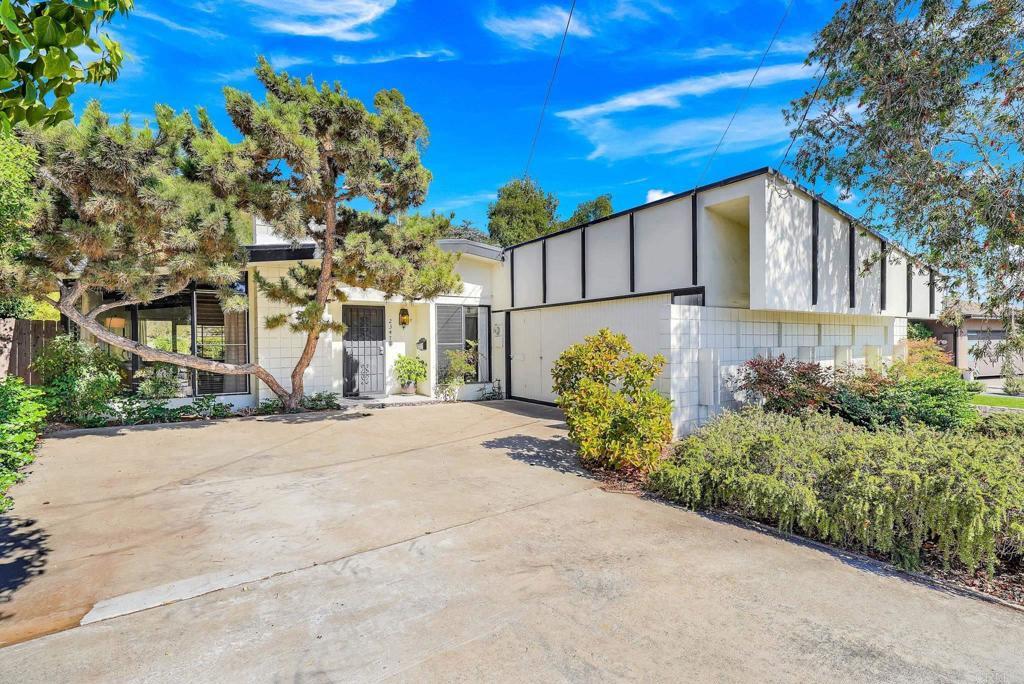 Photo of Listing #PTP2505803